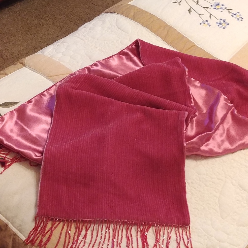 Scarf/Wrap  Rose/Pink in color